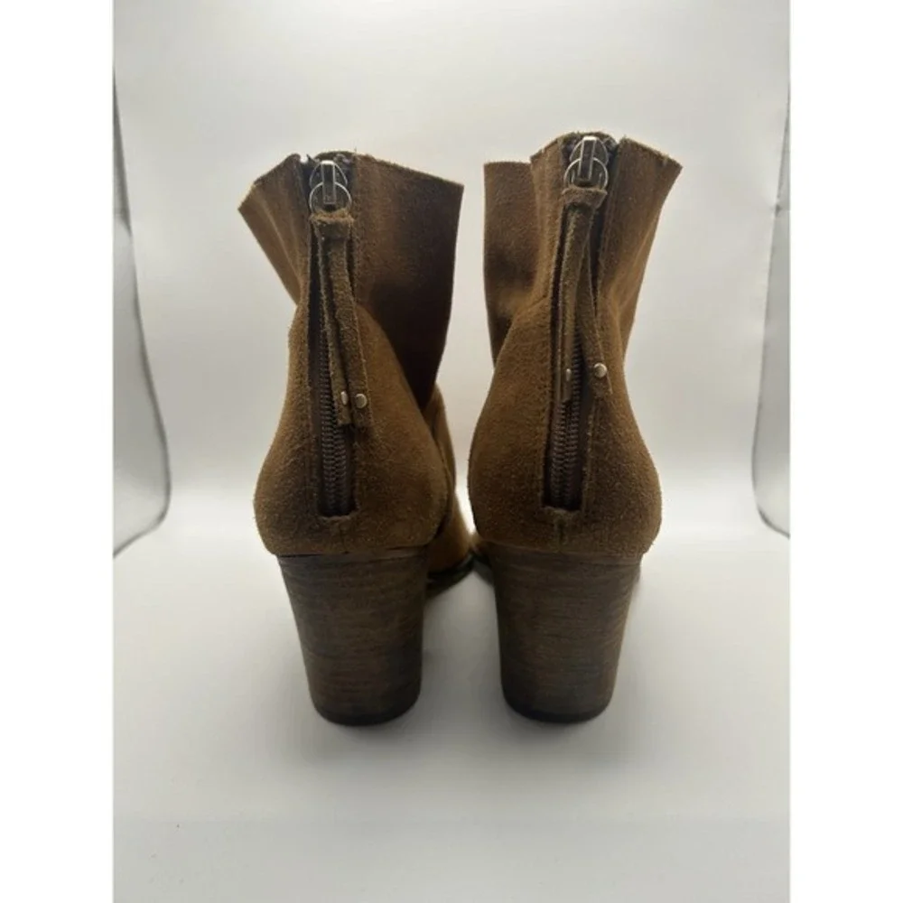 Chinese Laundry Brown/Tan Women's Suede‎ Boots SZ 8.5